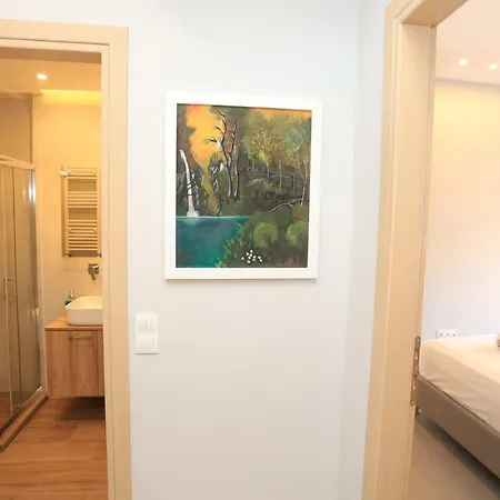 Kyana Downtown Apartment