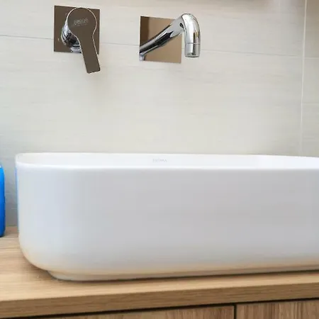 Апартаменты Kyana Downtown